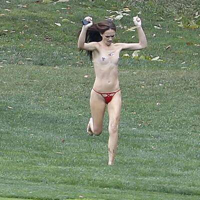 Flitzerin stiehlt Tiger Woods die Show