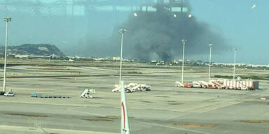 Riesen-Feuer beim Flughafen Barcelona