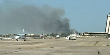 Riesen-Feuer beim Flughafen Barcelona