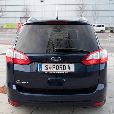 Kompaktvan mit Schiebetüren