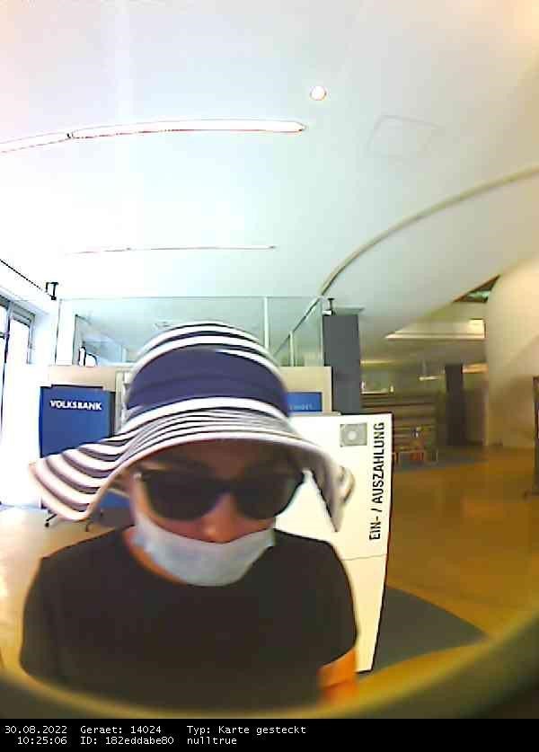 Nach Bankomatkarten-Diebstahl: Polizei sucht diese Frauen