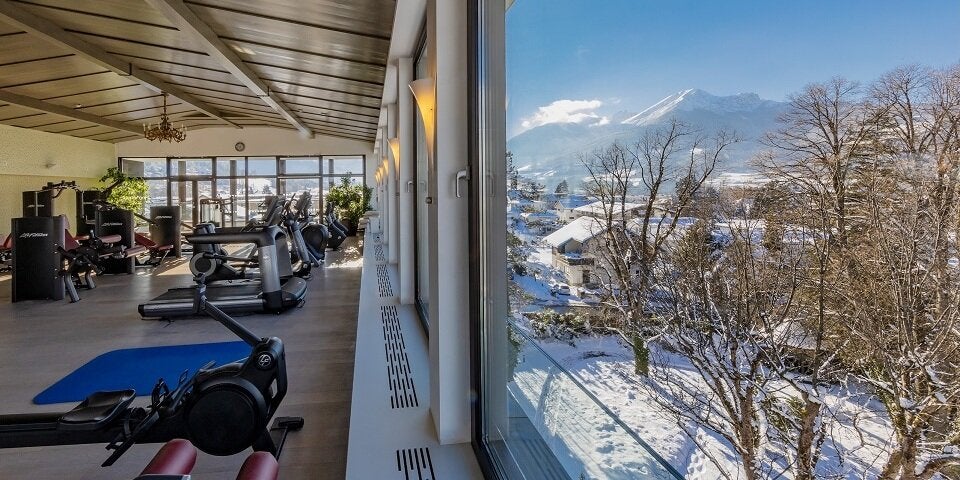 Park Igls Fitnessraum mit Aussicht
