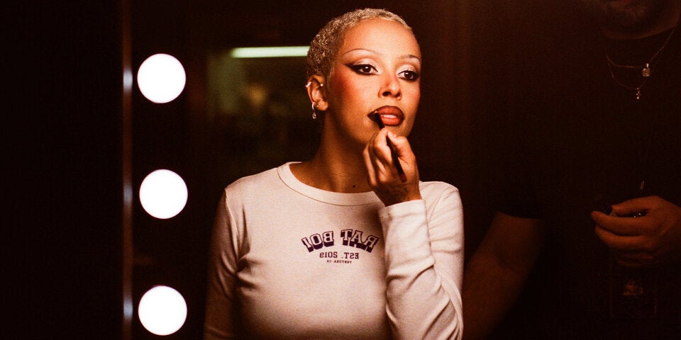 Foto 3 - Mach eine Wohnzimmer-Session mit Doja Cat