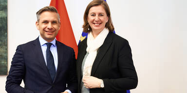 Wirtschaftsminister Wolfgang Hattmannsdorfer und so Finanzstaatsekret&auml;rin Barbara Eibinger-Miedl