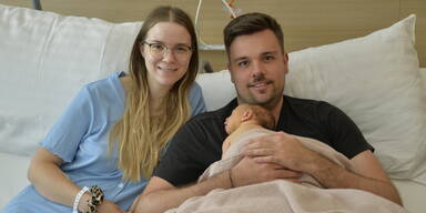 Die gl&uuml;cklichen Eltern Carina Schn&uuml;rer und Dominik Steindl mit dem kleinen Leon Matteo.&nbsp;