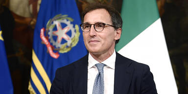 Minister: 'Das Christkind kann heuer fr&uuml;her kommen'