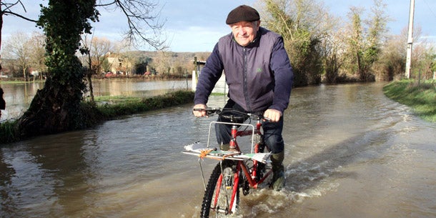 Tote in Bolivien und Indonesien