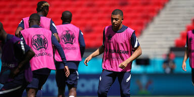 Kylian Mbappe beim EM-Training der franz&ouml;sischen Nationalmannschaft