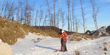 Frau hing kopfüber in 20 Meter Felswand