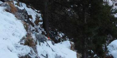 Frau hing kopfüber in 20 Meter Felswand