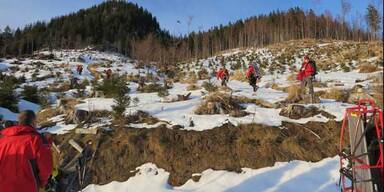 Frau hing kopfüber in 20 Meter Felswand