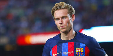 Irre Schlammschlacht zwischen Barca und De Jong