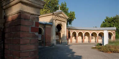 Bei Gruft-Aufbruch insgesamt 40 S&auml;rge besch&auml;digt