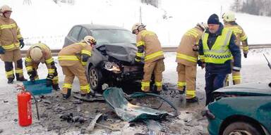 Frontaler auf Glatteis: Ehepaar starb hilflos