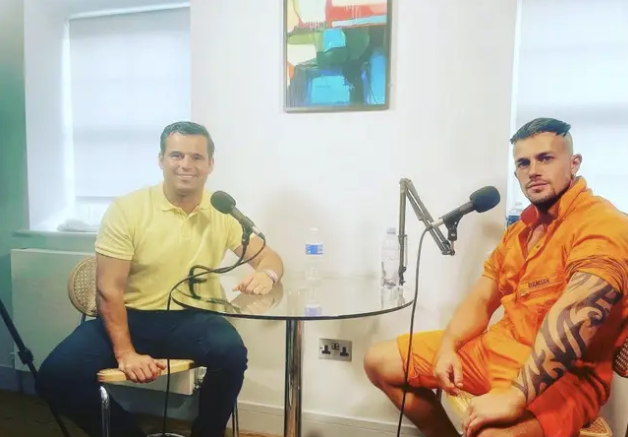 Instagram/@damianoliverofficial