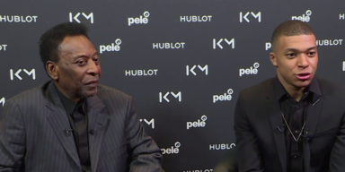 Fußball-Legenden huldigen Pelé.png
