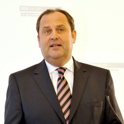 Josef Pröll ist zurückgetreten