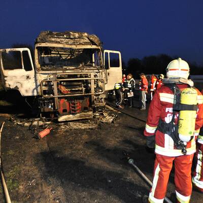 Tank von Lkw explodiert