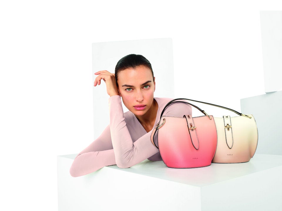 Irina Shayk ist das Gesicht der neuen Furla-Kampagne