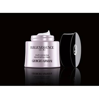 Schön wie ­Megan Fox mit Giorgio Armani