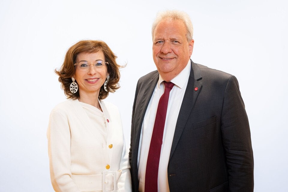 Verbandobmann Michael Gehbauer und Obmann-Stellvertreterin Isabella Stickler zum Wohnungsgemeinnützigkeitsgesetz.