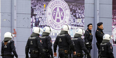 Derby-Polizist kostet pro Stunde 34 Euro