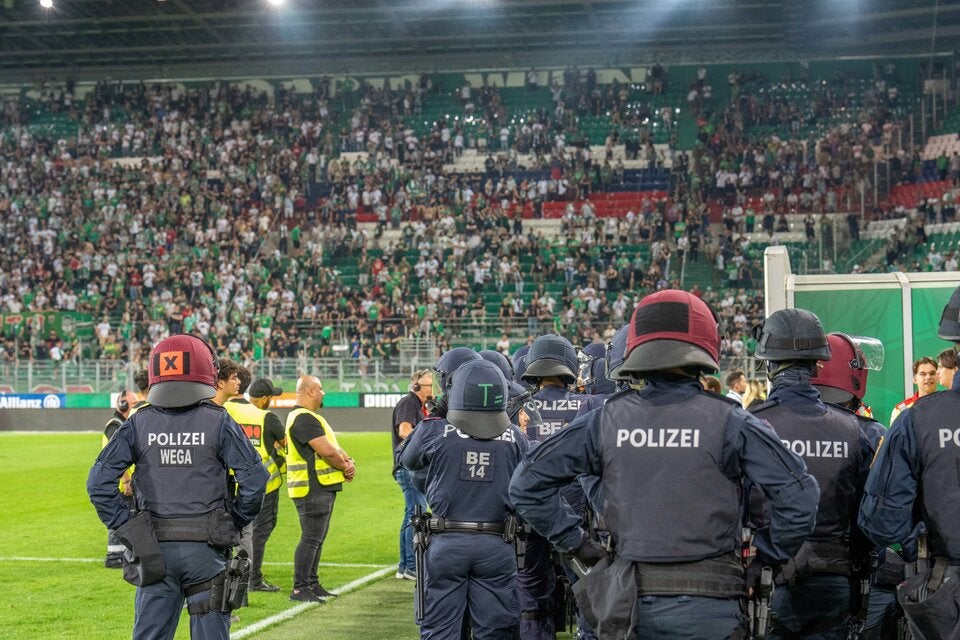Fan-Aufstand: Ultras im Ansturm auf die Präsidenten-Loge