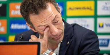 Gesch&auml;ftsf&uuml;hrer Peschek tritt unter Tr&auml;nen zur&uuml;ck