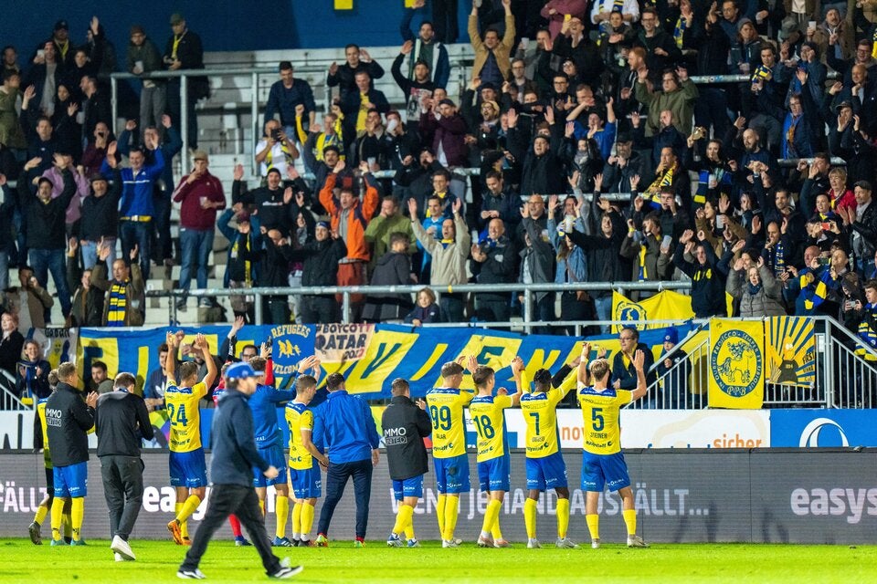 Amstetten verteidigt Tabellenführung