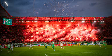 Rapid Sturm Fans Pyro