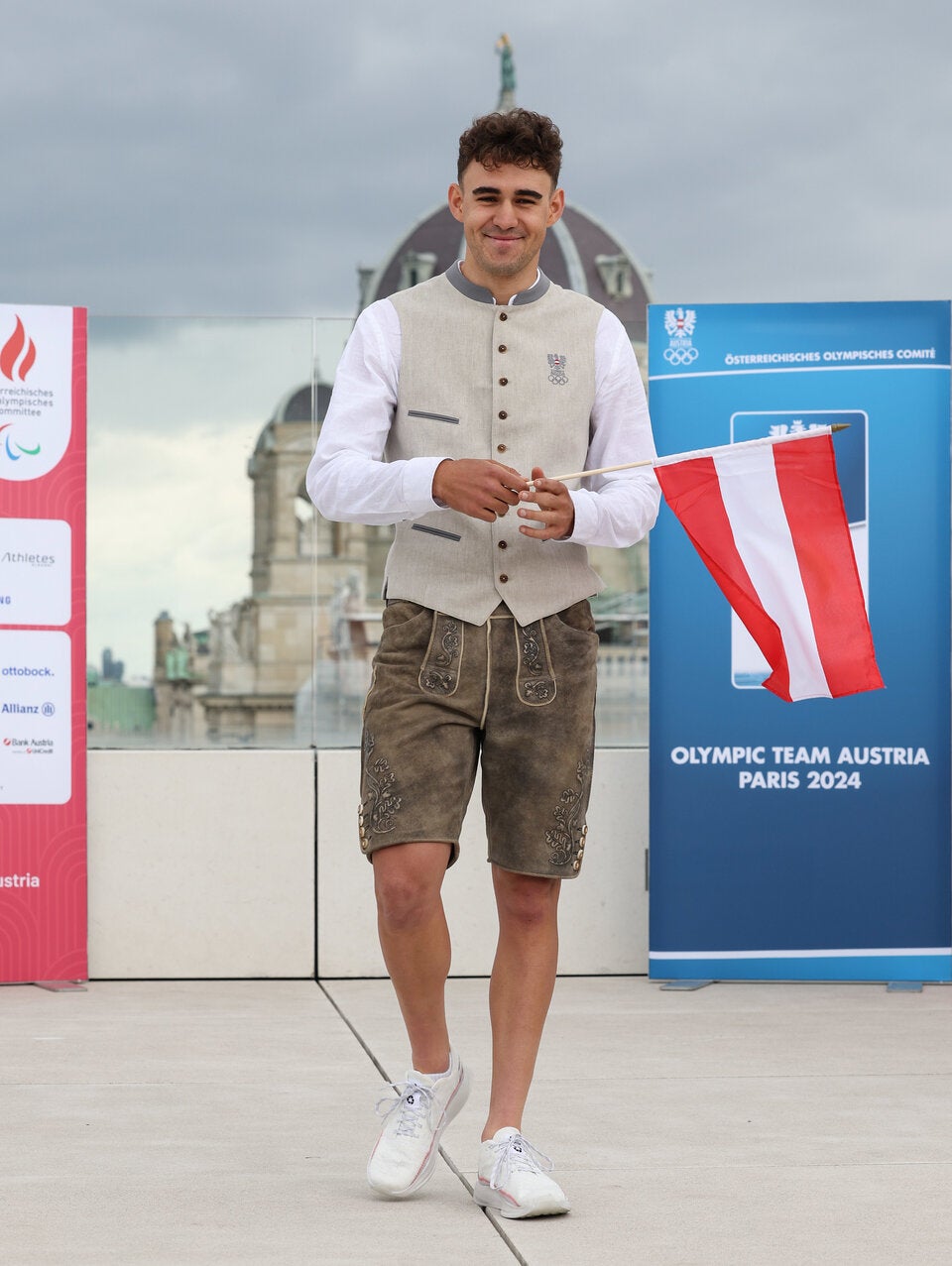 Österreich in der Lederhose nach Paris