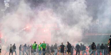 Wieder mit Ausw&auml;rtsfans: Zittern vor Derby-Randalen