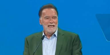 Schwarzenegger lacht: "Jedes Jahr ein neuer Bundeskanzler"