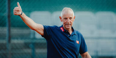 Muster knöpft sich Sinner in der Stadthalle vor