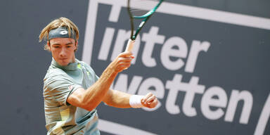 2 Satzbälle vergeben - Neumayer rutscht in Kitzbühel aus