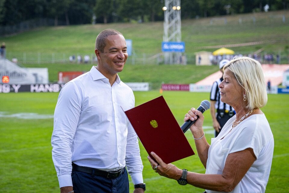 Robin Lumsden Klaudia Tanner