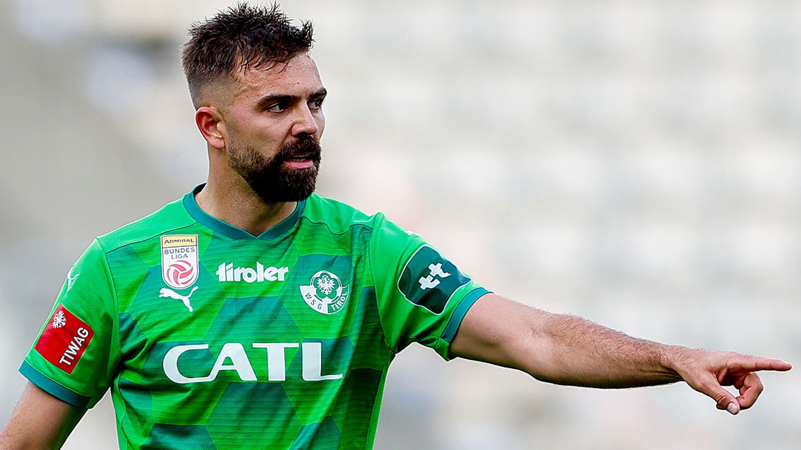 Keller-Krimi in Linz! Blau-Weiß Linz gegen Tirol im Nachzügler-Duell Kép