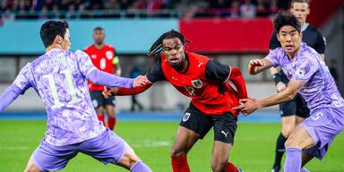 "Wie eine Familie!" Chukwuemeka lernt Deutsch f&uuml;r &Ouml;FB-Team