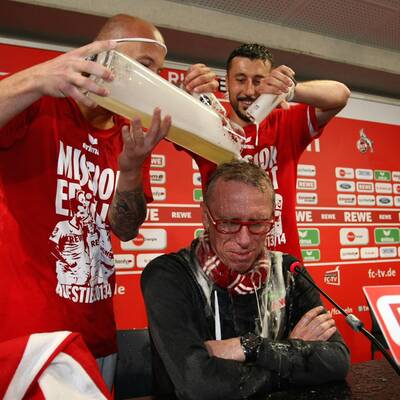 So wild feiert Stöger-Klub Köln den Aufstieg