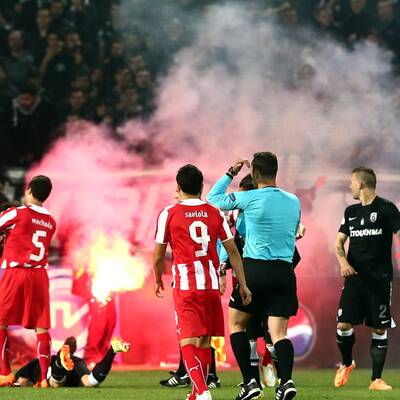 Die Bilder zum Pyro-Skandal in Griechenland