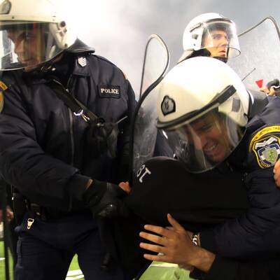 Die Bilder zum Pyro-Skandal in Griechenland