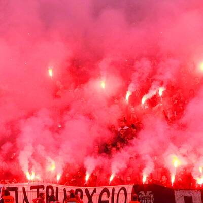 Die Bilder zum Pyro-Skandal in Griechenland