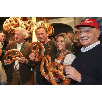 Kitzbühel: Arnie & Co. auf der legendären Weißwurst-Party
