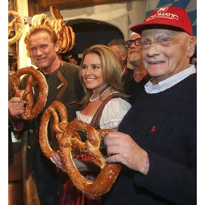 Kitzbühel: Arnie & Co. auf der legendären Weißwurst-Party