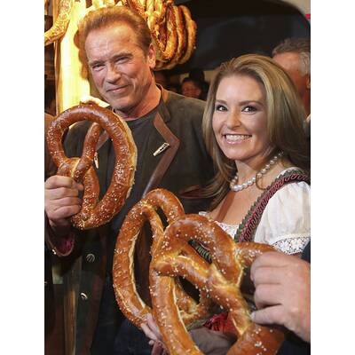 Kitzbühel: Arnie & Co. auf der legendären Weißwurst-Party