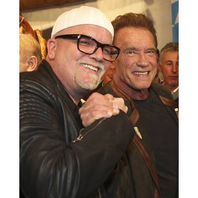 Kitzbühel: Arnie & Co. auf der legendären Weißwurst-Party