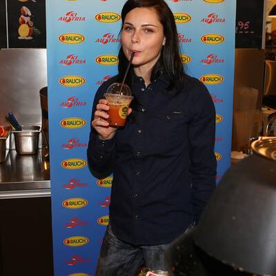 Der 1. LIVE-Auftritt von Anna Fenninger nach OP