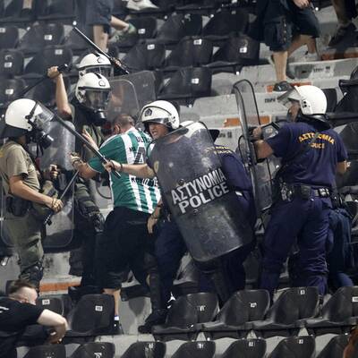 Fanausschreitungen bei PAOK vs. Rapid