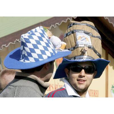 GERMANY OKTOBERFEST BEER FESTIVAL =(4)