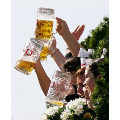 GERMANY OKTOBERFEST BEER FESTIVAL =(4)